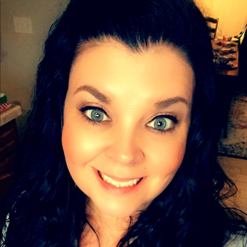 Meet your Posher, April